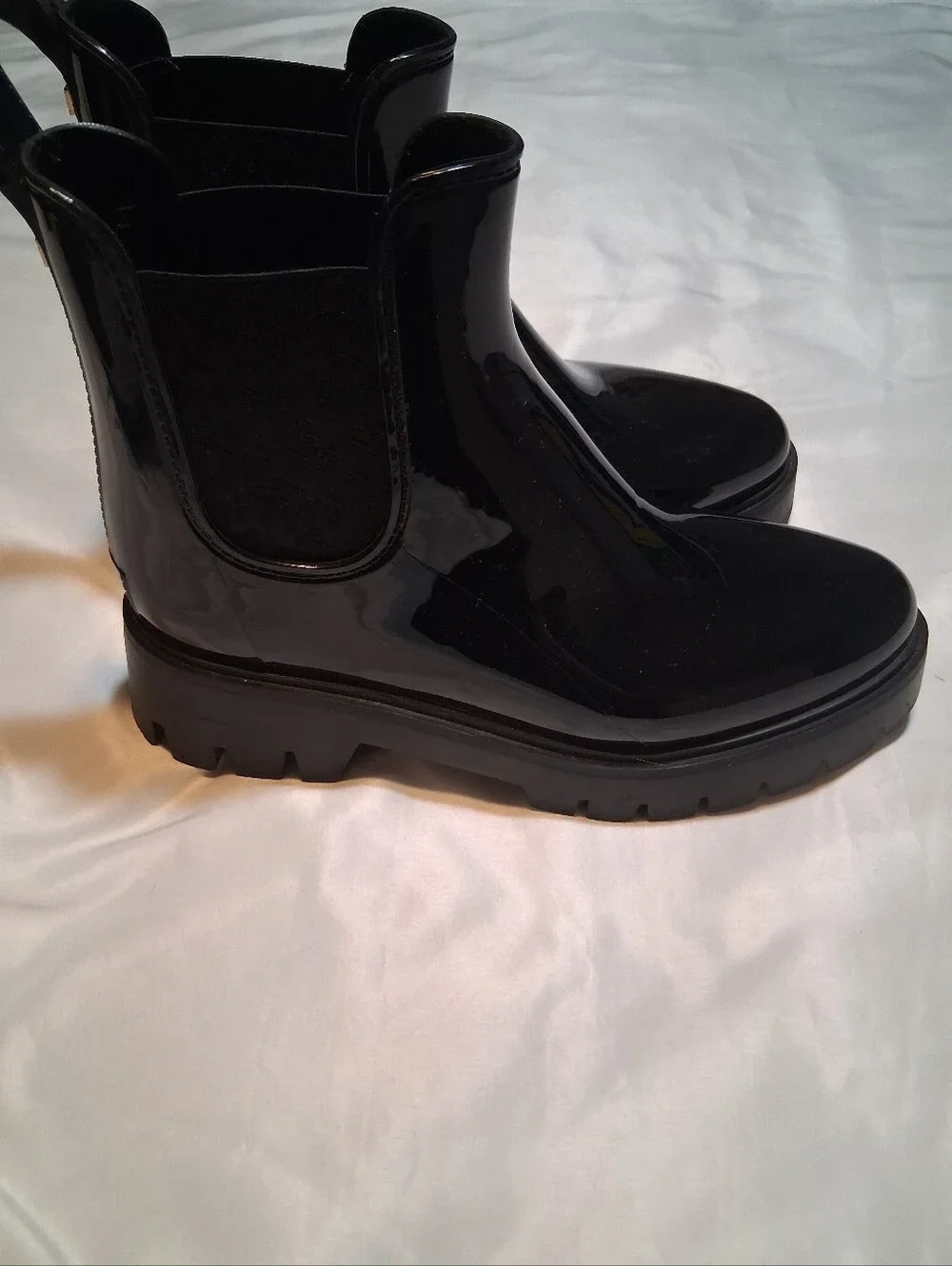 Tommy Hilfiger Black Glossy Lug Sole Rain Boots 8M Chelsea Casual Gorpcore Fall